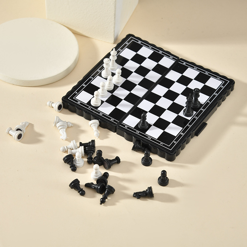 Magnetic Travel Chess - Mini jeu d'échecs magnétique portable, échiquier