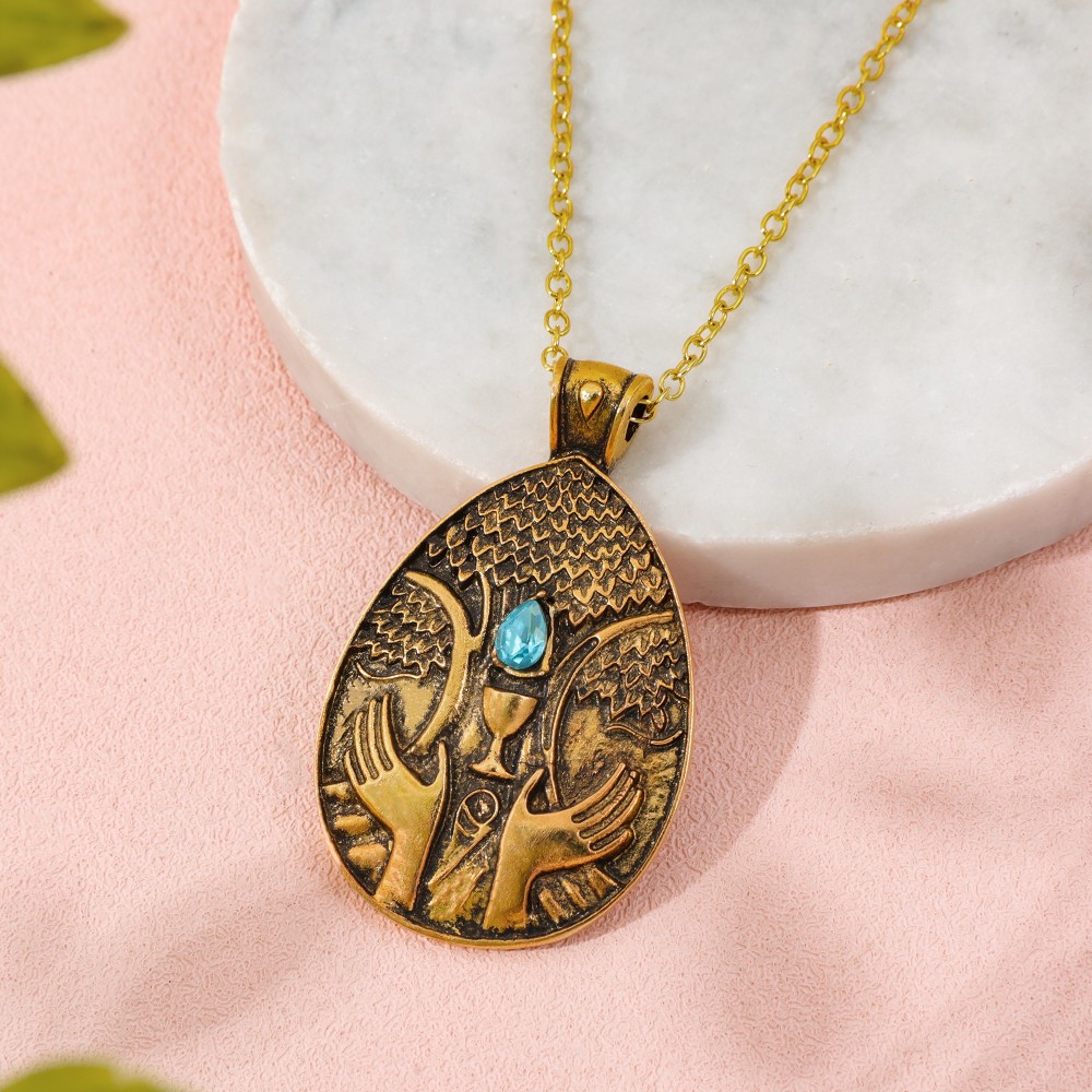 Collier pendentif vintage sur  - Board Game Movie avis et prix